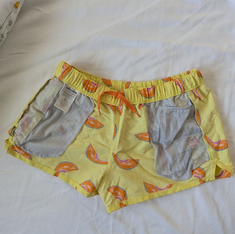 Patagonia Women's Baggies 2.5" Cantaloupe Shorts - Picture 7 of 7